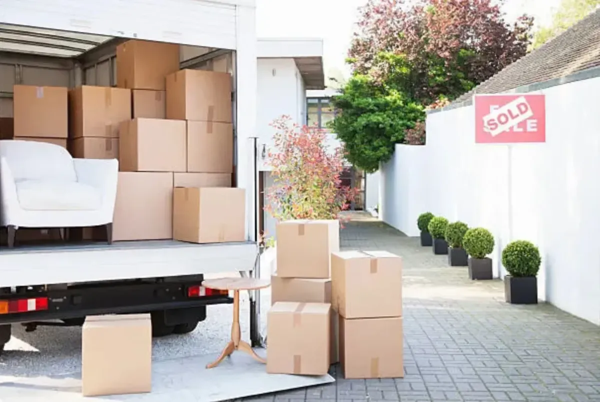 Professional Loading Service JM Moving full service moving quote consultation in a Nashville home