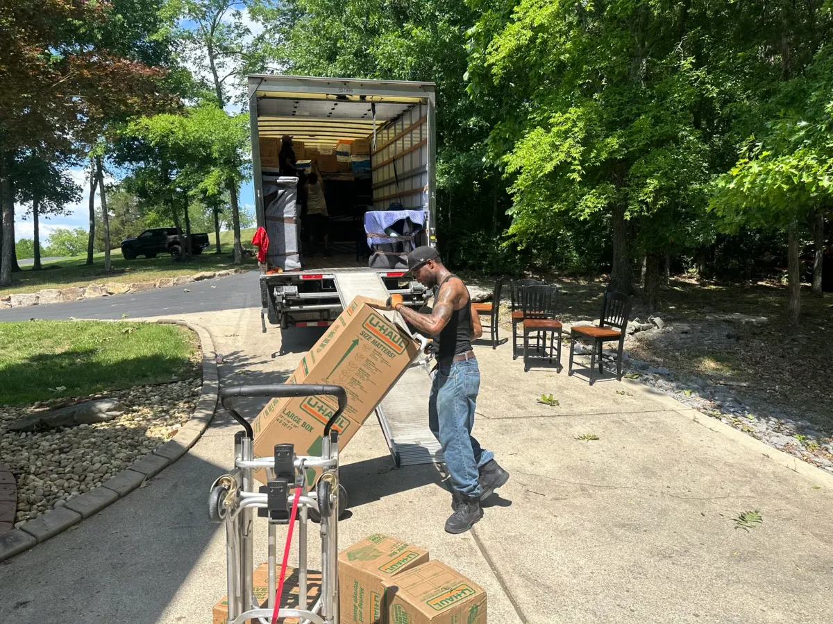 JM Moving Nashville process photo two First-party JM Moving image for Nashville inventory and service review