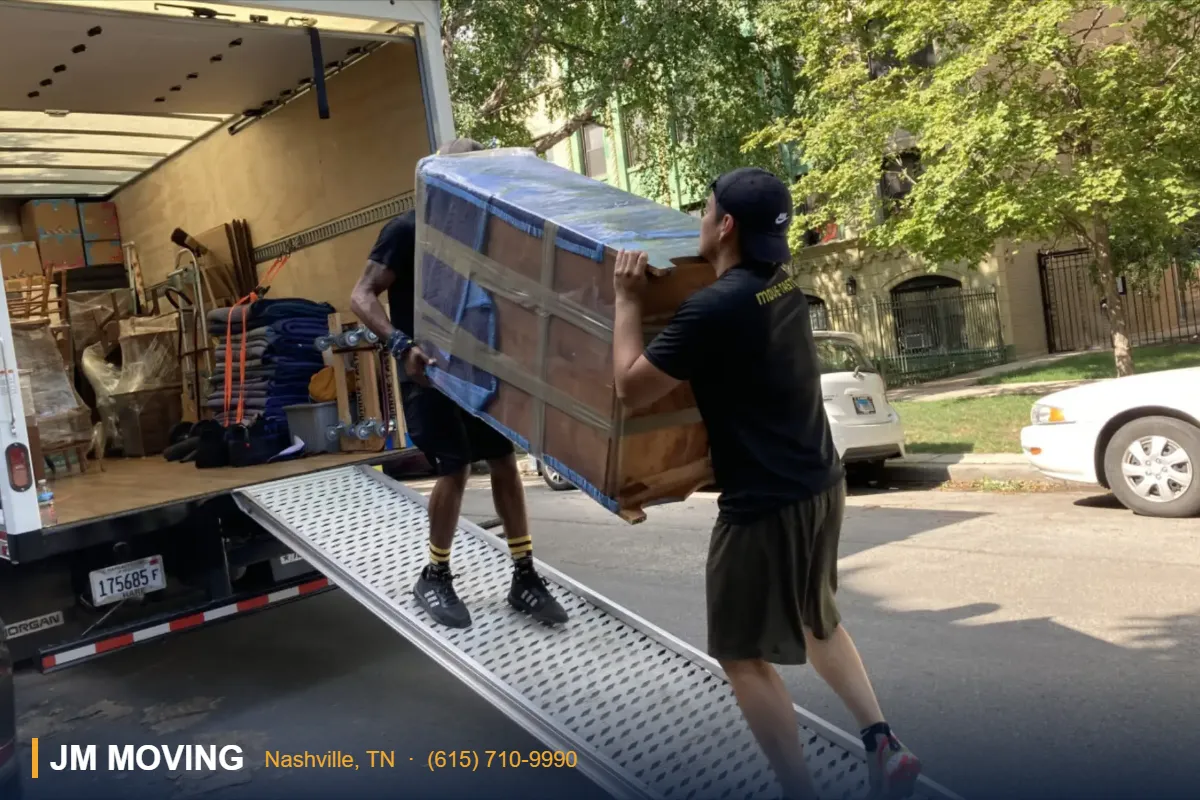 flat rate movers Nashville TN reviewing a move plan