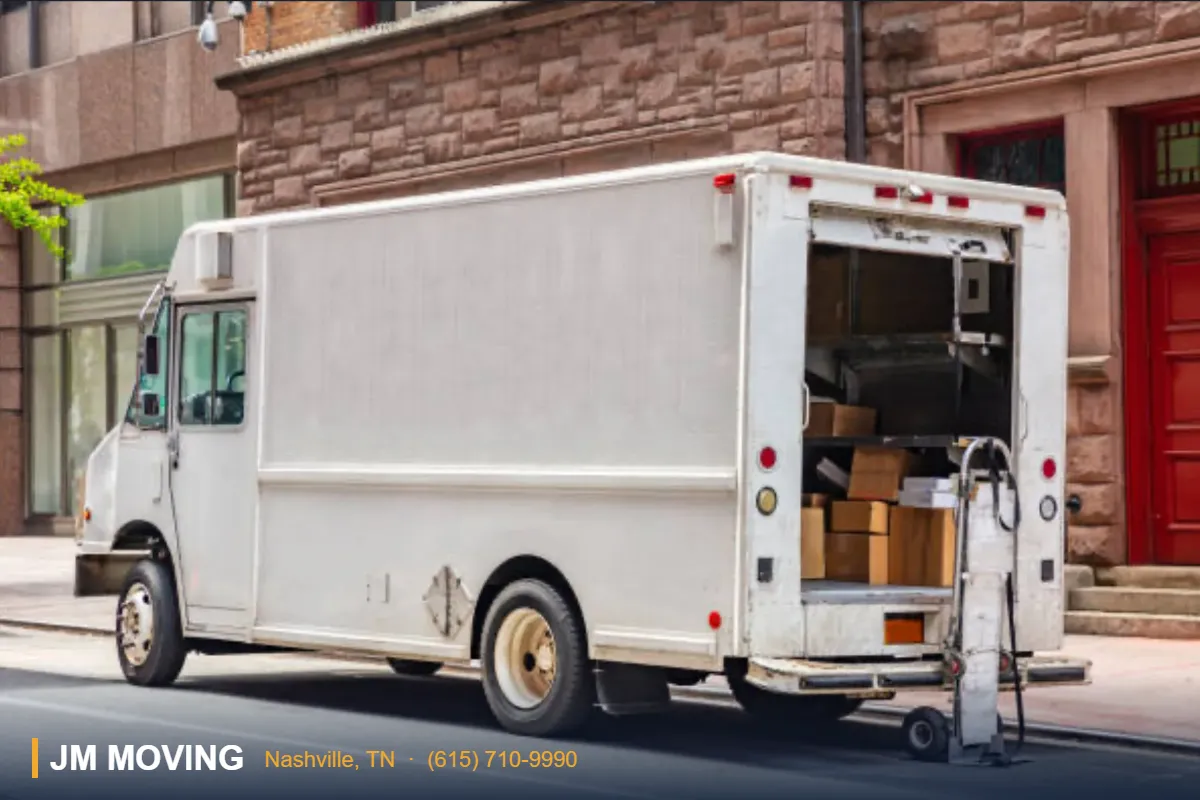 How to Choose Nashville Movers - JM Moving crew and truck